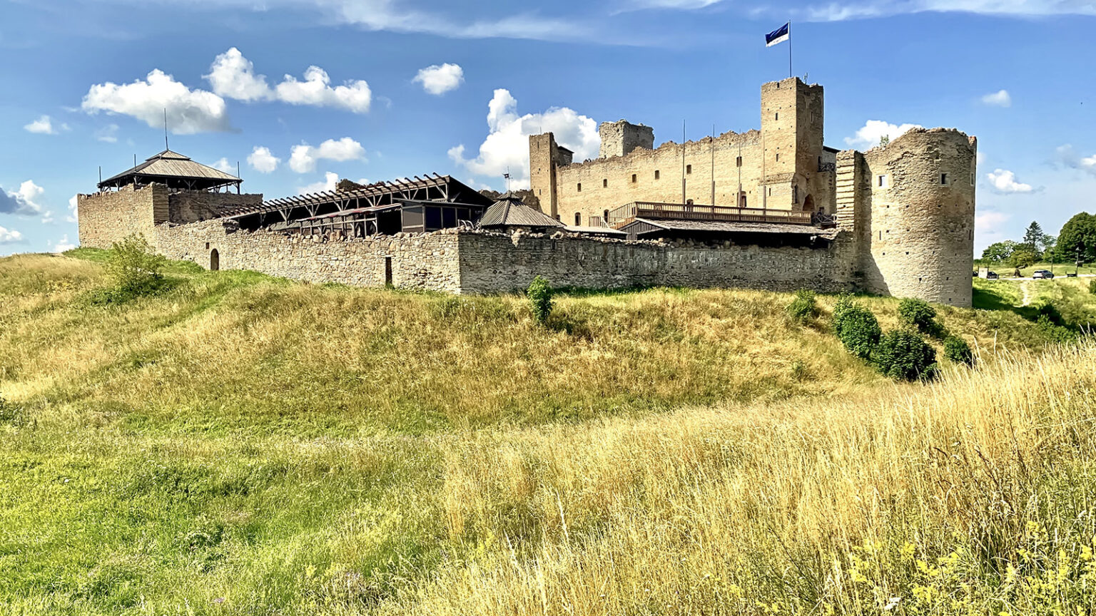 Rakveren keskiaikainen ritarilinnoitus Virossa