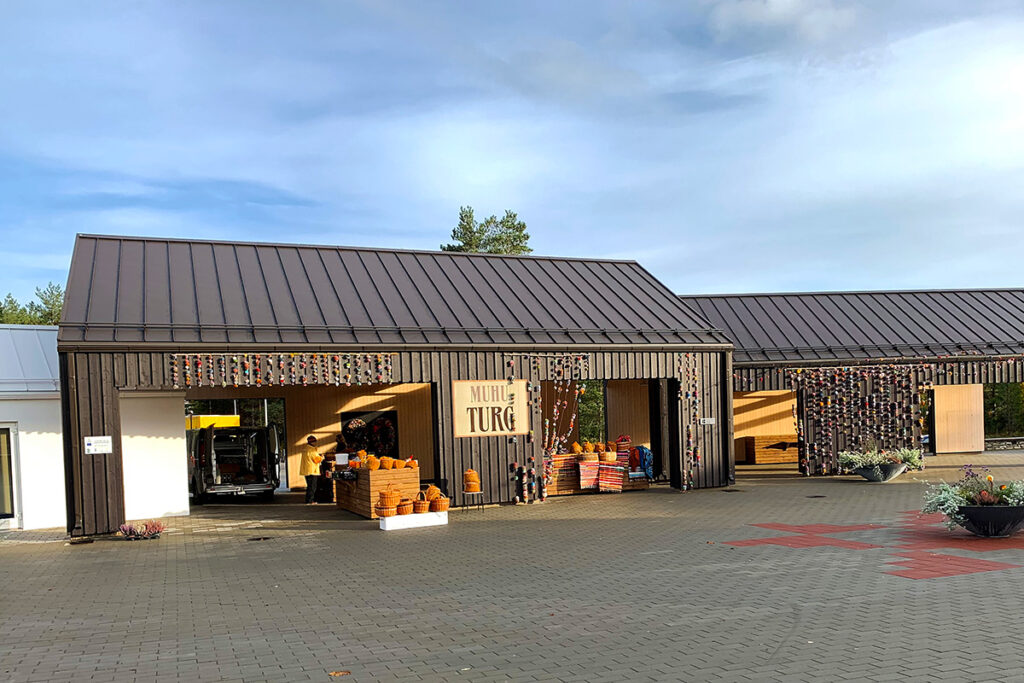 Muhu opastettu kierros kuvassa Muhun tori