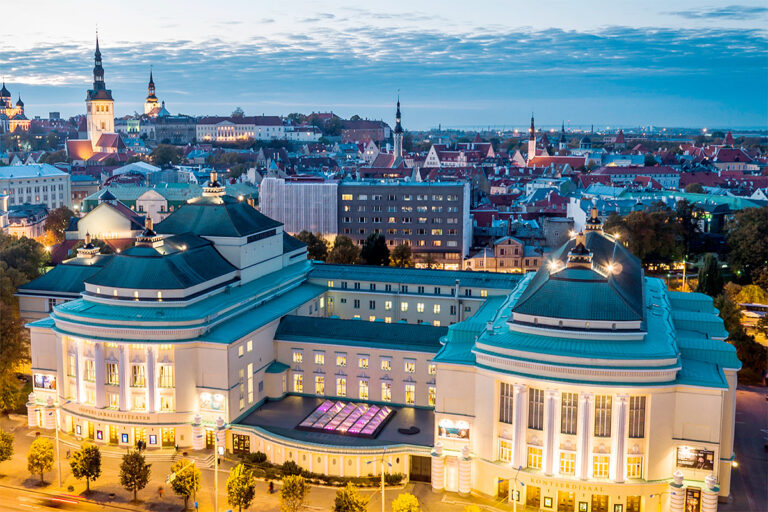 Ilmakuva Estonoa konsertti- ja oopperatalosta Tallinnassa